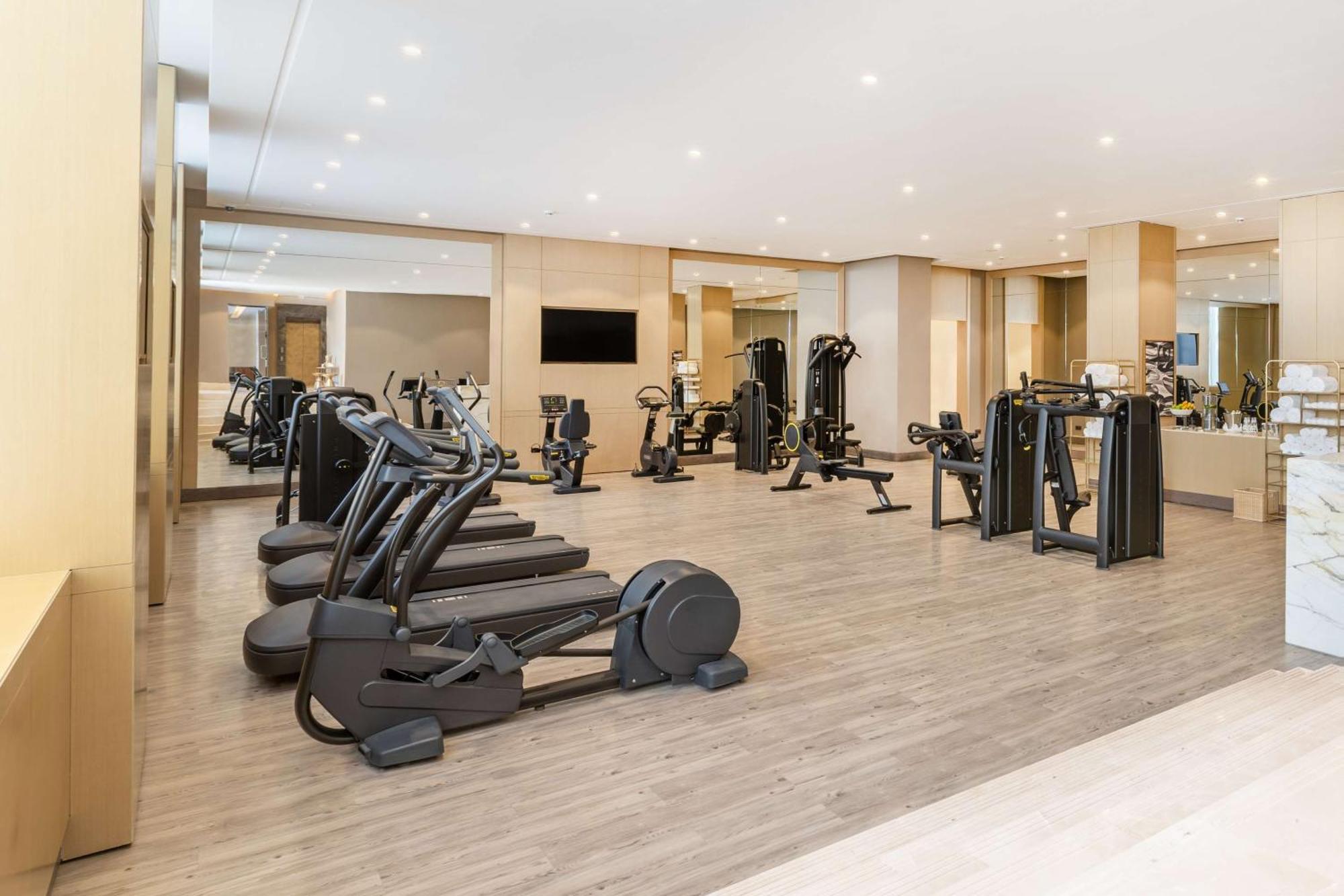 Mansard Riyadh, A Radisson Collection Hotel Εξωτερικό φωτογραφία The gym at the hotel