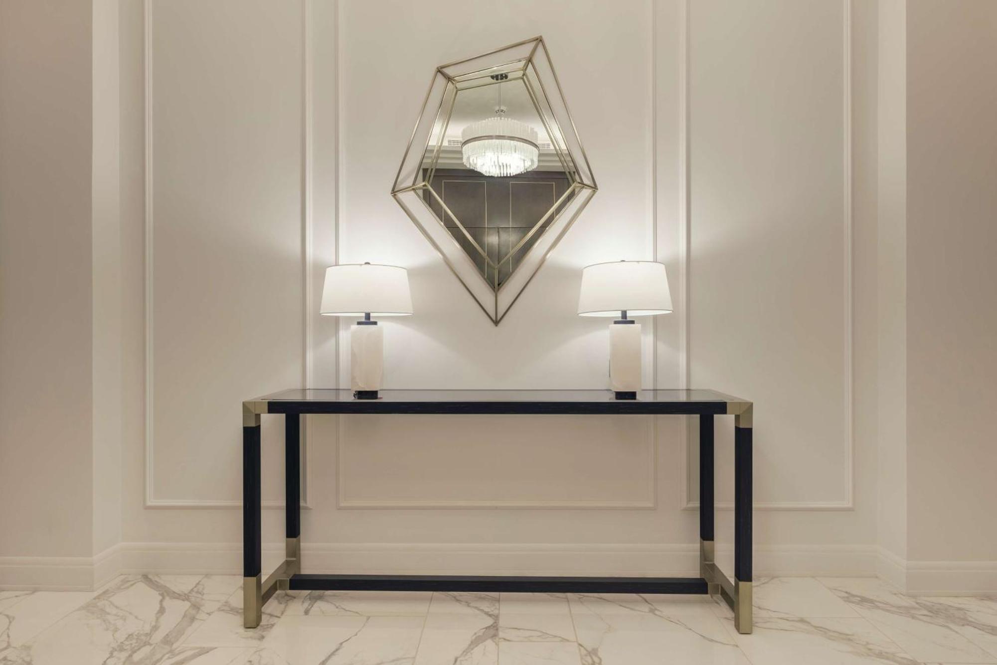 Mansard Riyadh, A Radisson Collection Hotel Εξωτερικό φωτογραφία A console table