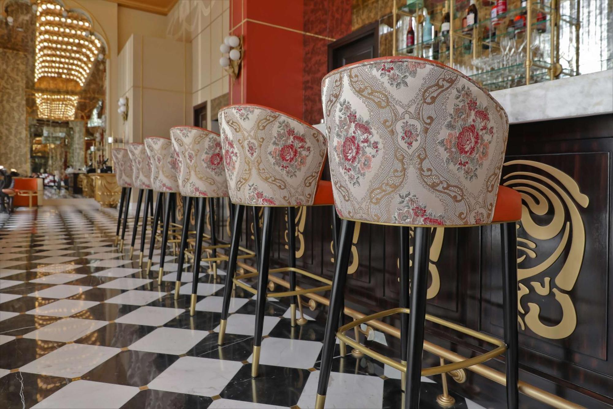 Mansard Riyadh, A Radisson Collection Hotel Εξωτερικό φωτογραφία Bar stools