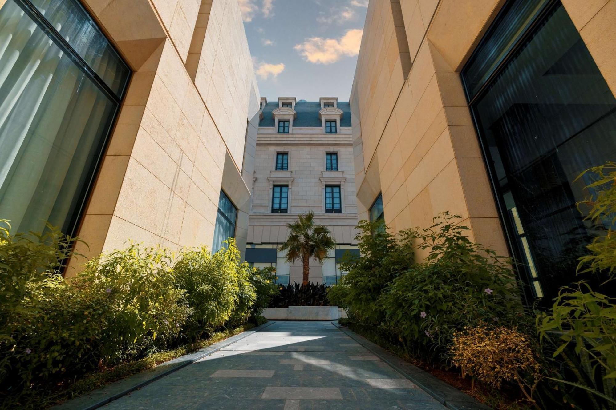 Mansard Riyadh, A Radisson Collection Hotel Εξωτερικό φωτογραφία The courtyard of the museum