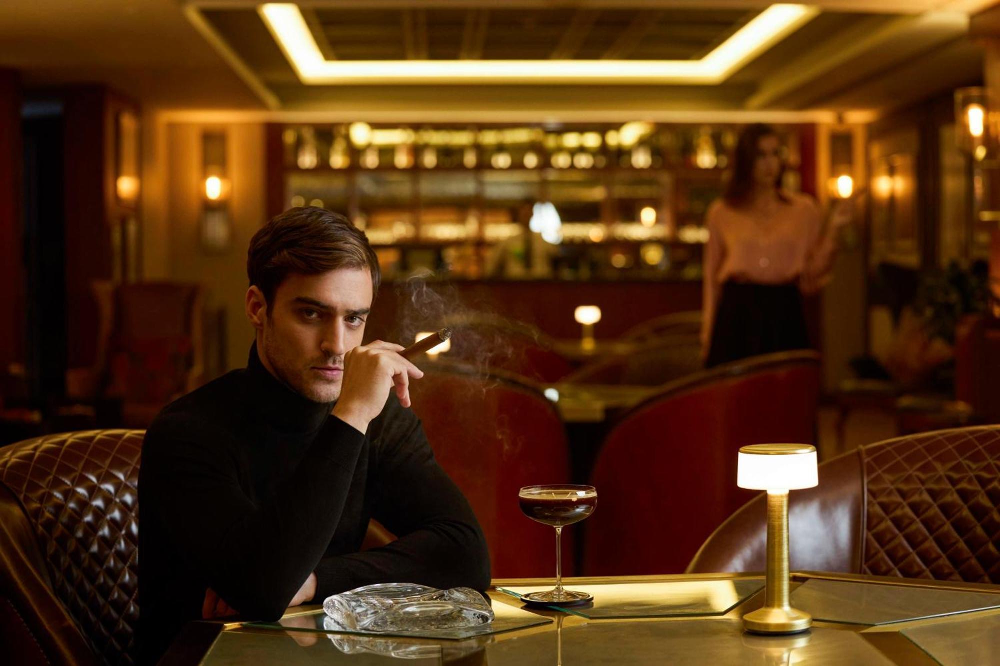 Mansard Riyadh, A Radisson Collection Hotel Εξωτερικό φωτογραφία The bar at the Mandarin Oriental, London